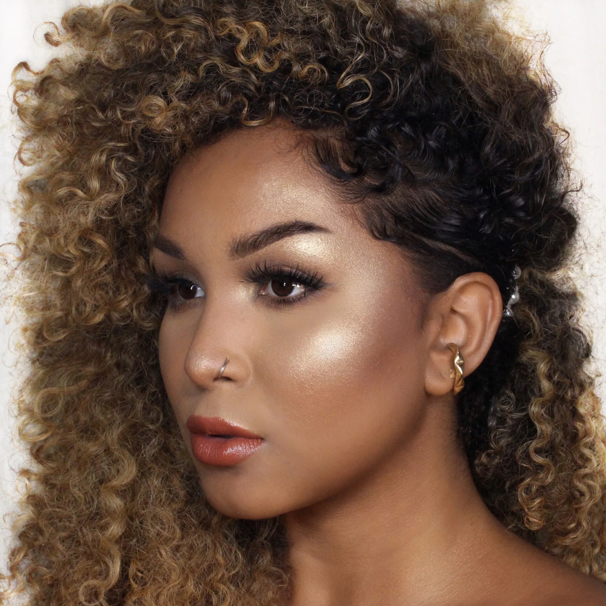 Let's Bolt® Powder Highlighter - Image 4